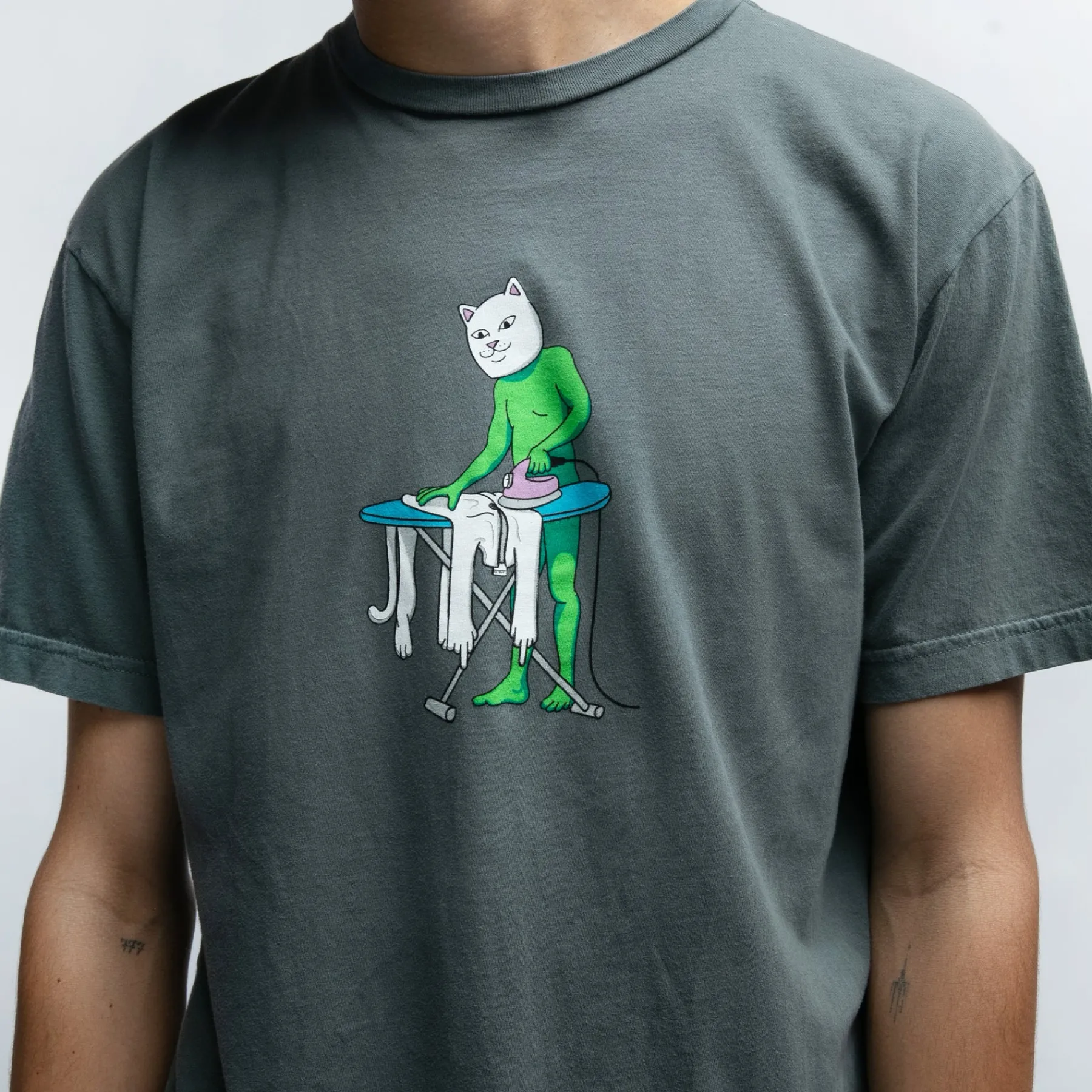 Ripndip Short Sleeve Tees<Laundry Day Tee (Charcoal)