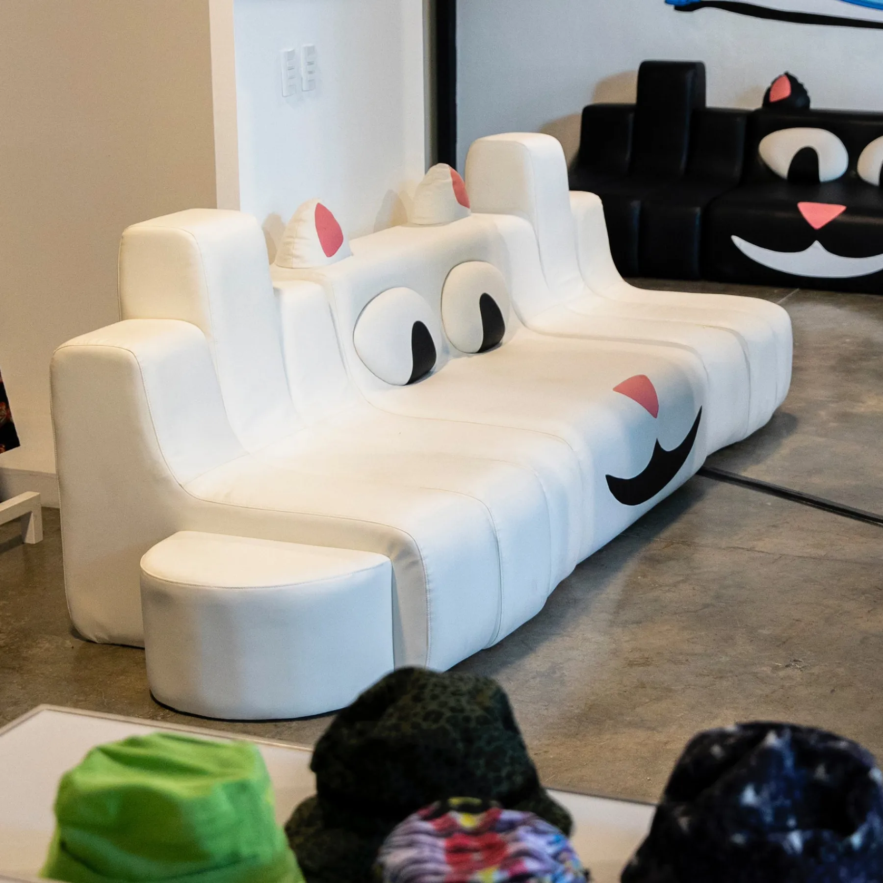 Ripndip Home Goods|Furniture / Statues<Nermal Face Couch