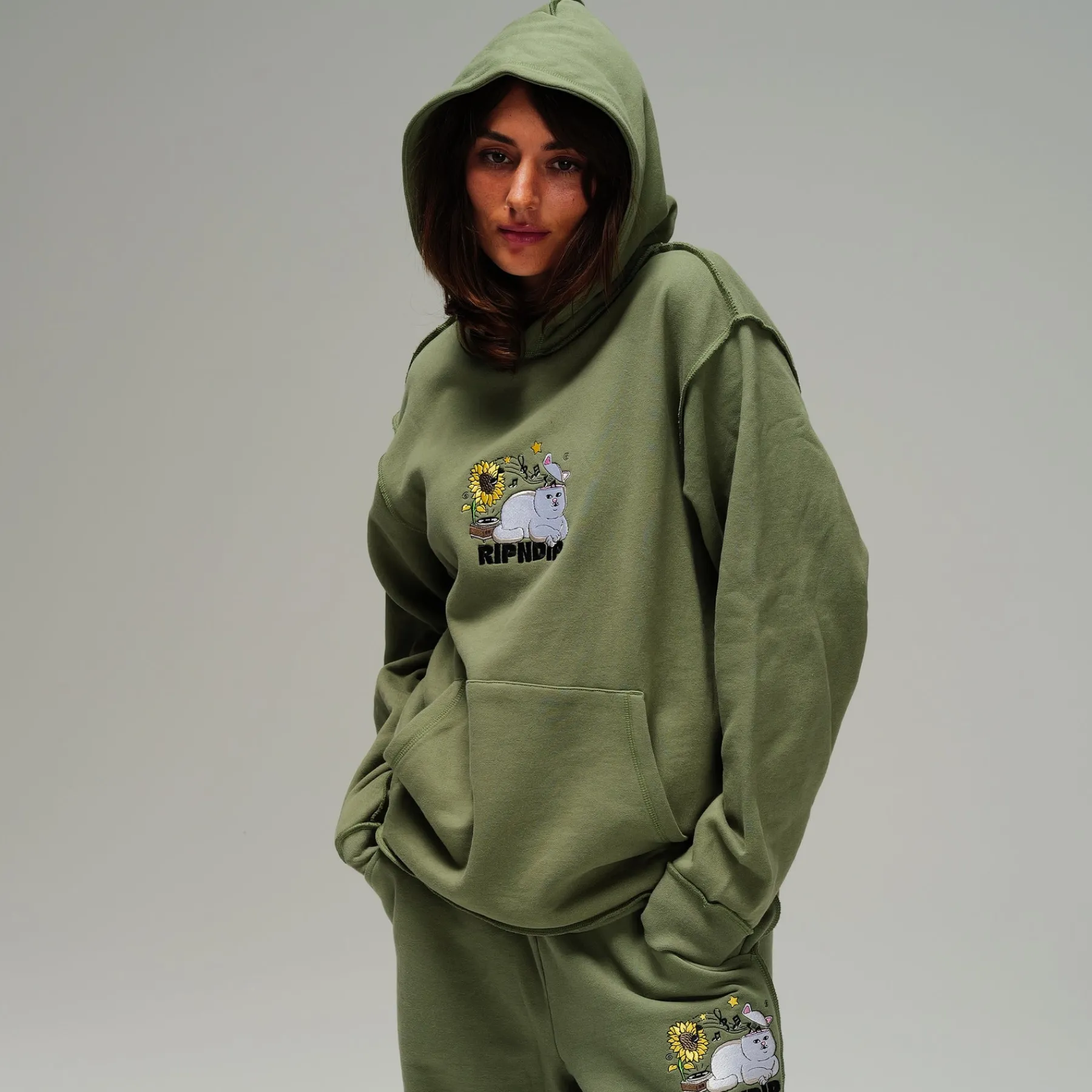 Ripndip Hoodies / Crewnecks<No Music No Life Hoodie (Dusty Olive)