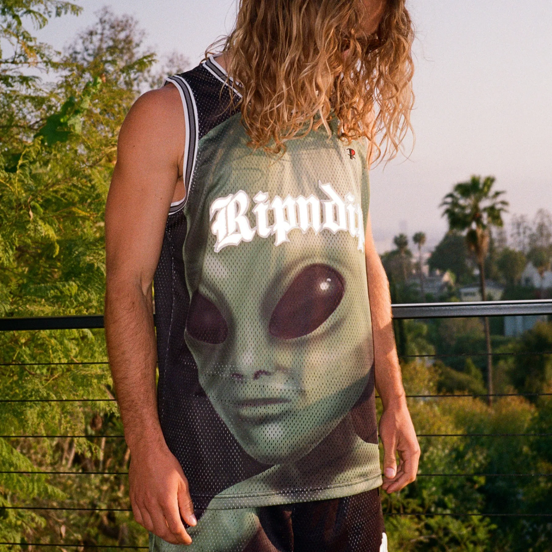 Ripndip Jerseys<We Come In Peace Basketball Jersey (Black)